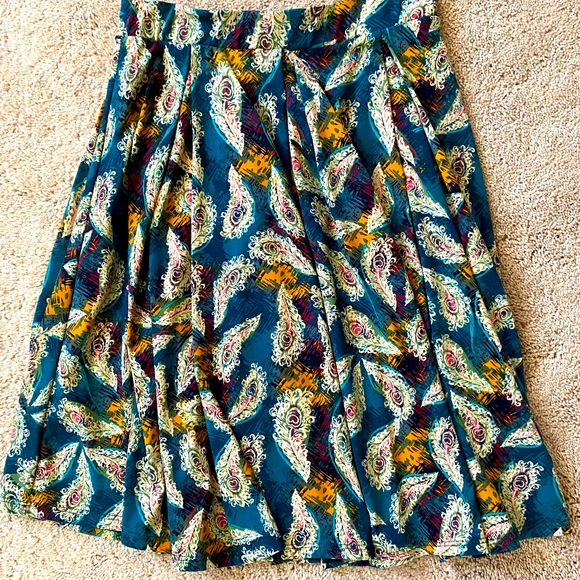 Lularoe Madison knee-length skirt - Picture 1 of 3